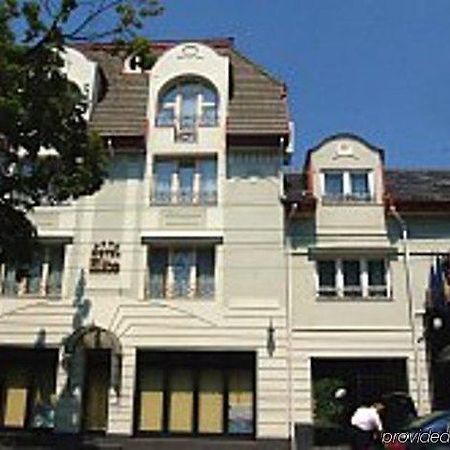 Elite Hotel Oradea Exterior photo