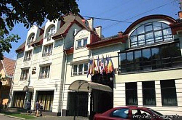 Elite Hotel Oradea Exterior photo