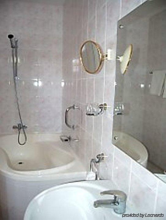 Elite Hotel Oradea Room photo