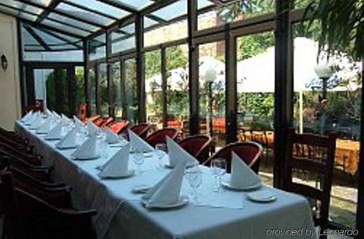 Elite Hotel Oradea Restaurant photo