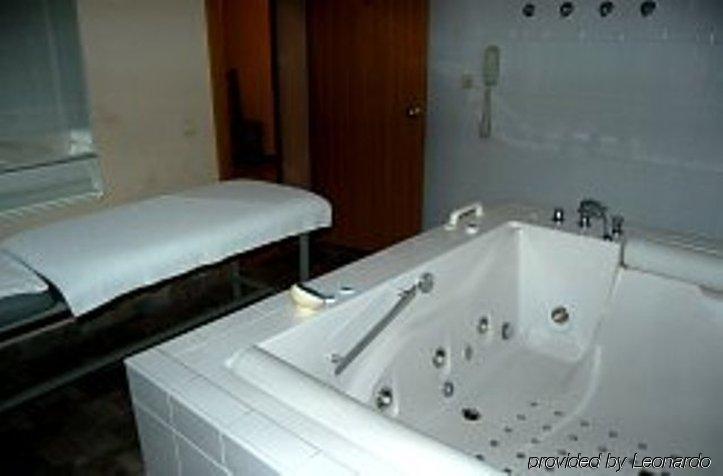 Elite Hotel Oradea Room photo